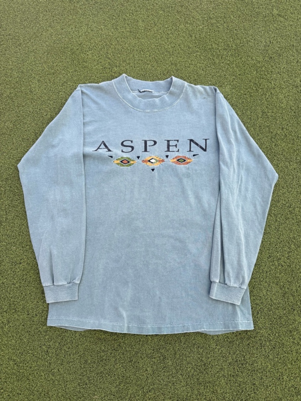 RARE VINTAGE 2000s 90s GREEN LONG SLEEVE SKATER BOHO ASPEN COLORADO STITCHED TEE
